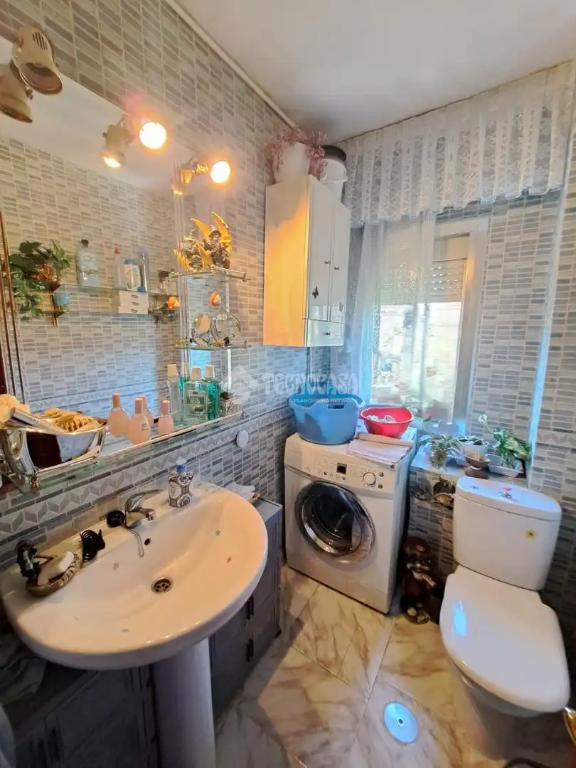 Baño de Piso en venta en Parla con Aire acondicionado, Calefacción y Internet