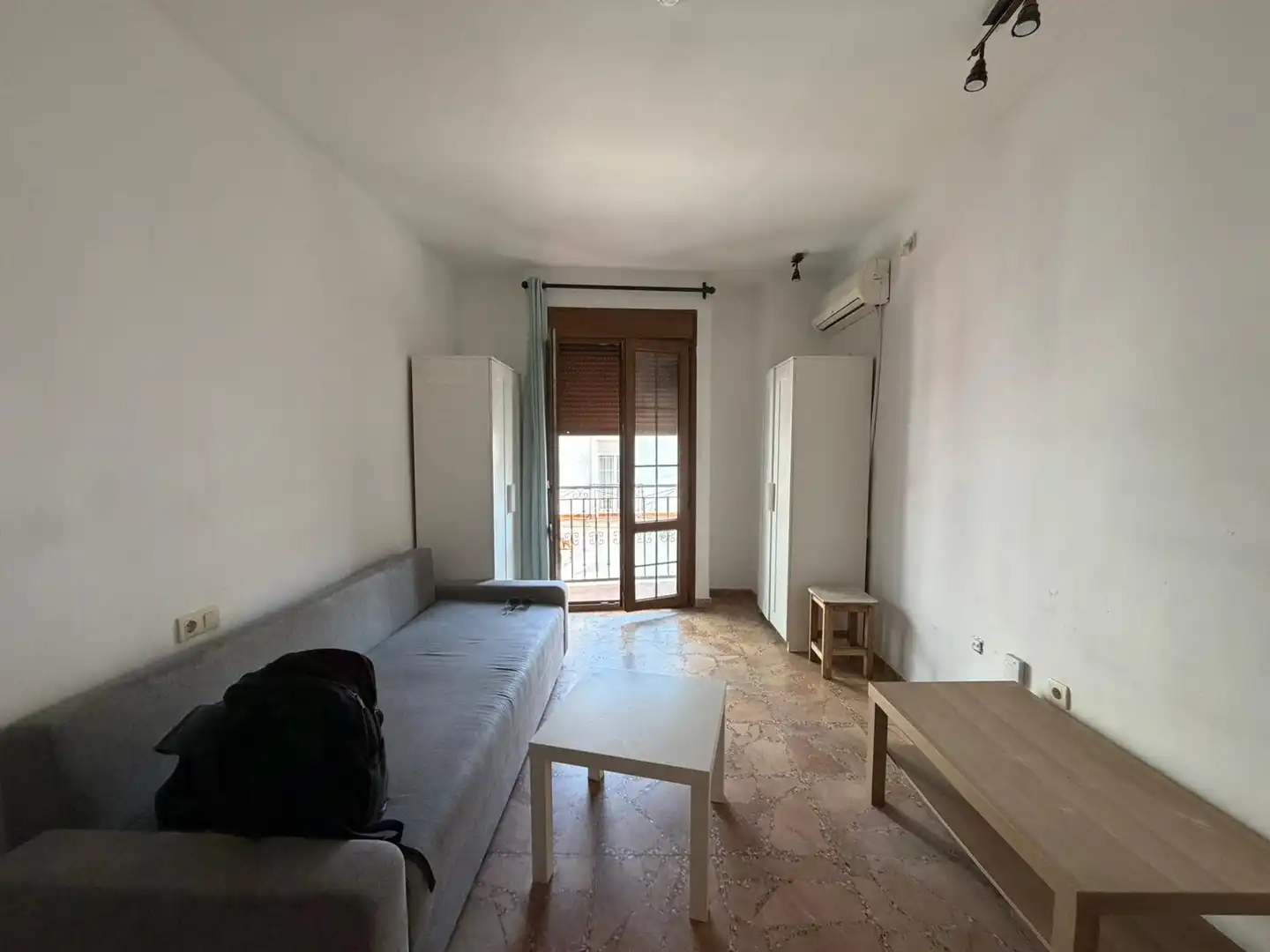 Sala d'estar de Estudi de lloguer en Torremolinos amb Moblat i Balcó