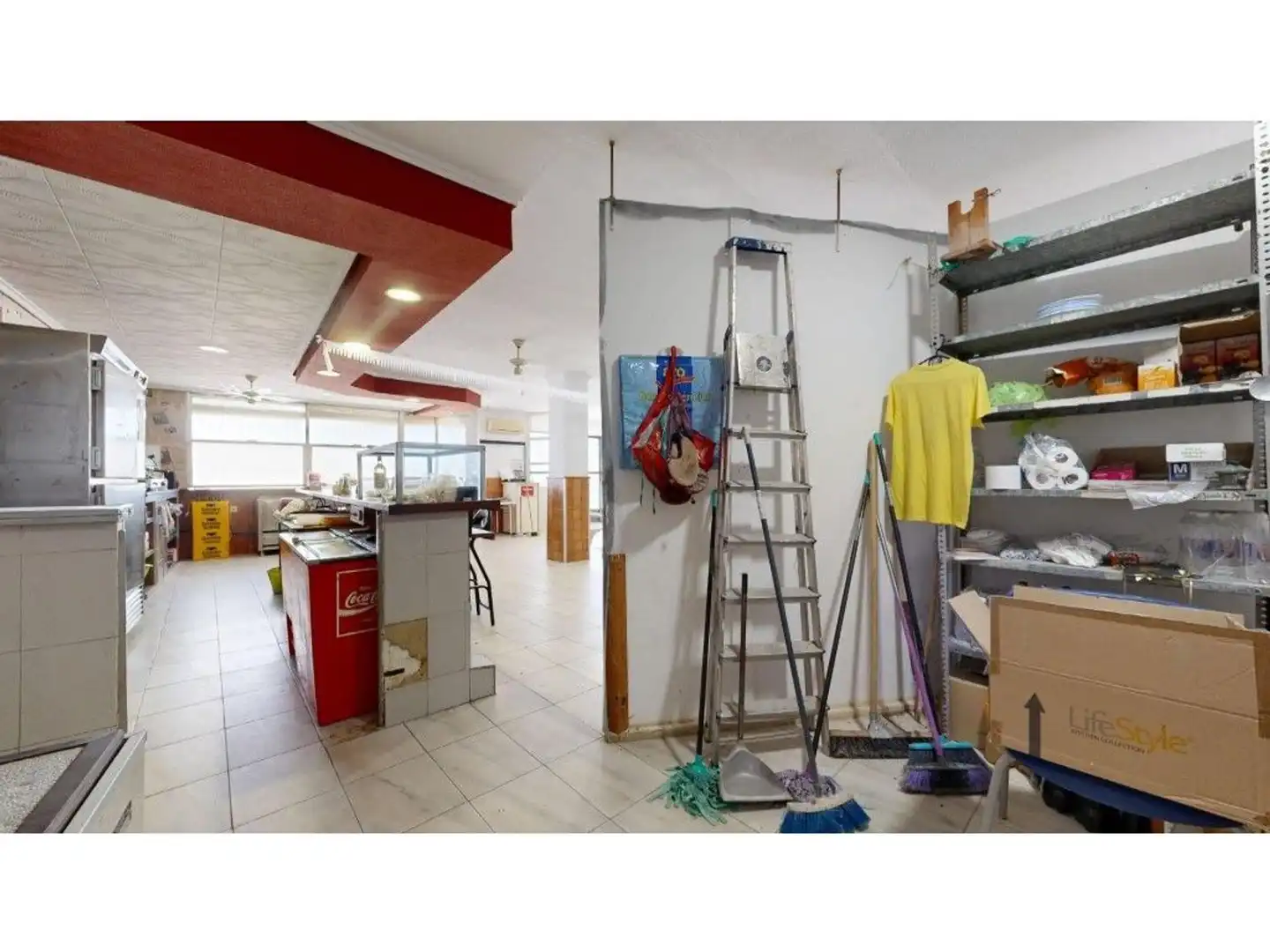 Local en venda en Llíria amb Terrassa