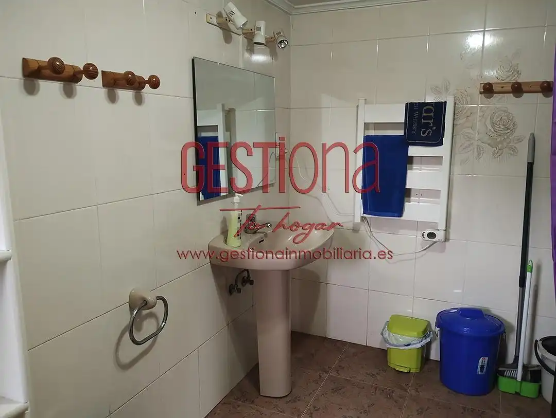Baño de Finca rústica en venta en Villafufre con Calefacción, Jardín privado y Balcón