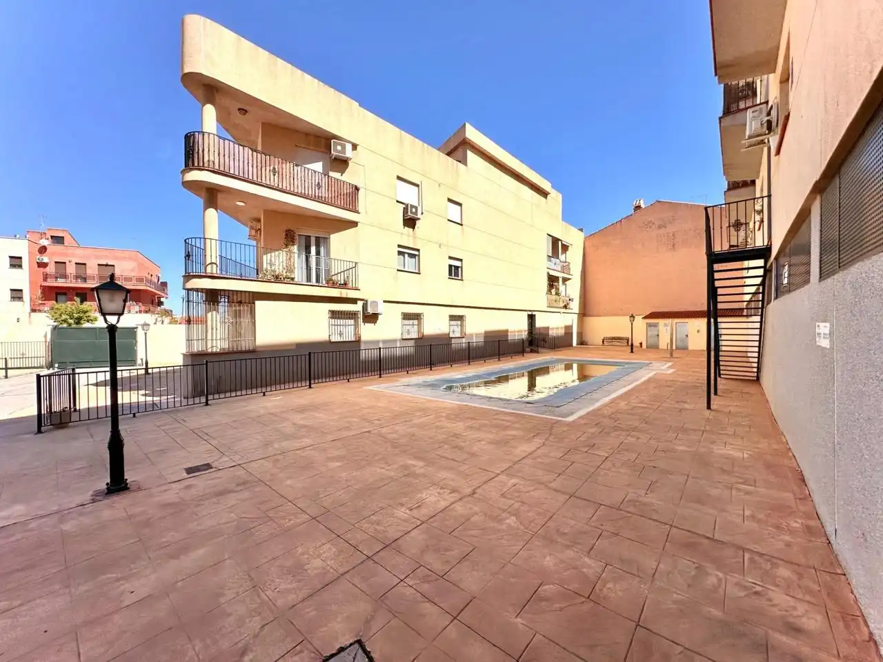 Flat with pool for sale in Real De Málaga