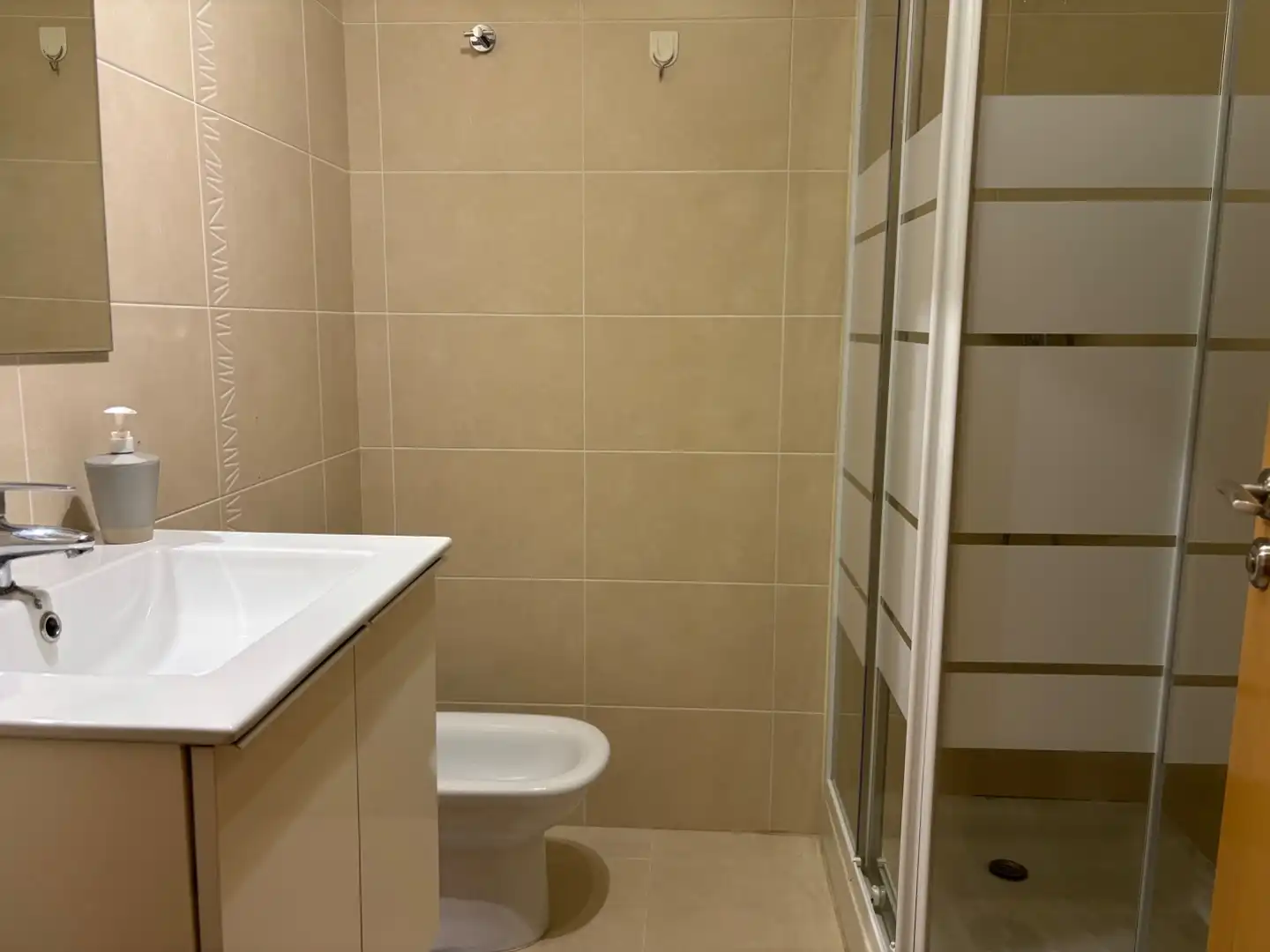 Baño de Piso de alquiler en Las Trescientas - San Francisco - Ciudad Vergel  