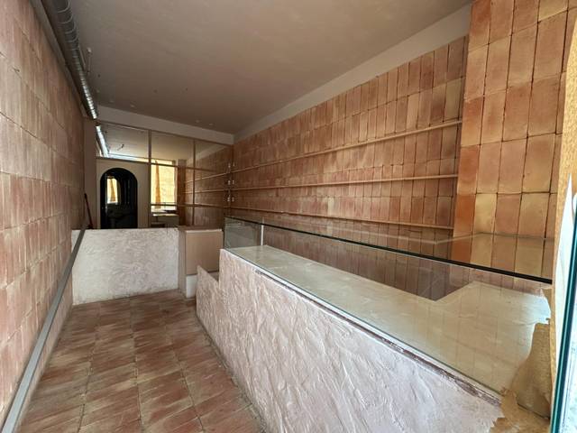 Local comercial en Alquiler en Calle XENERAL GUTIERREZ MELLADO en Centro - Echegaray