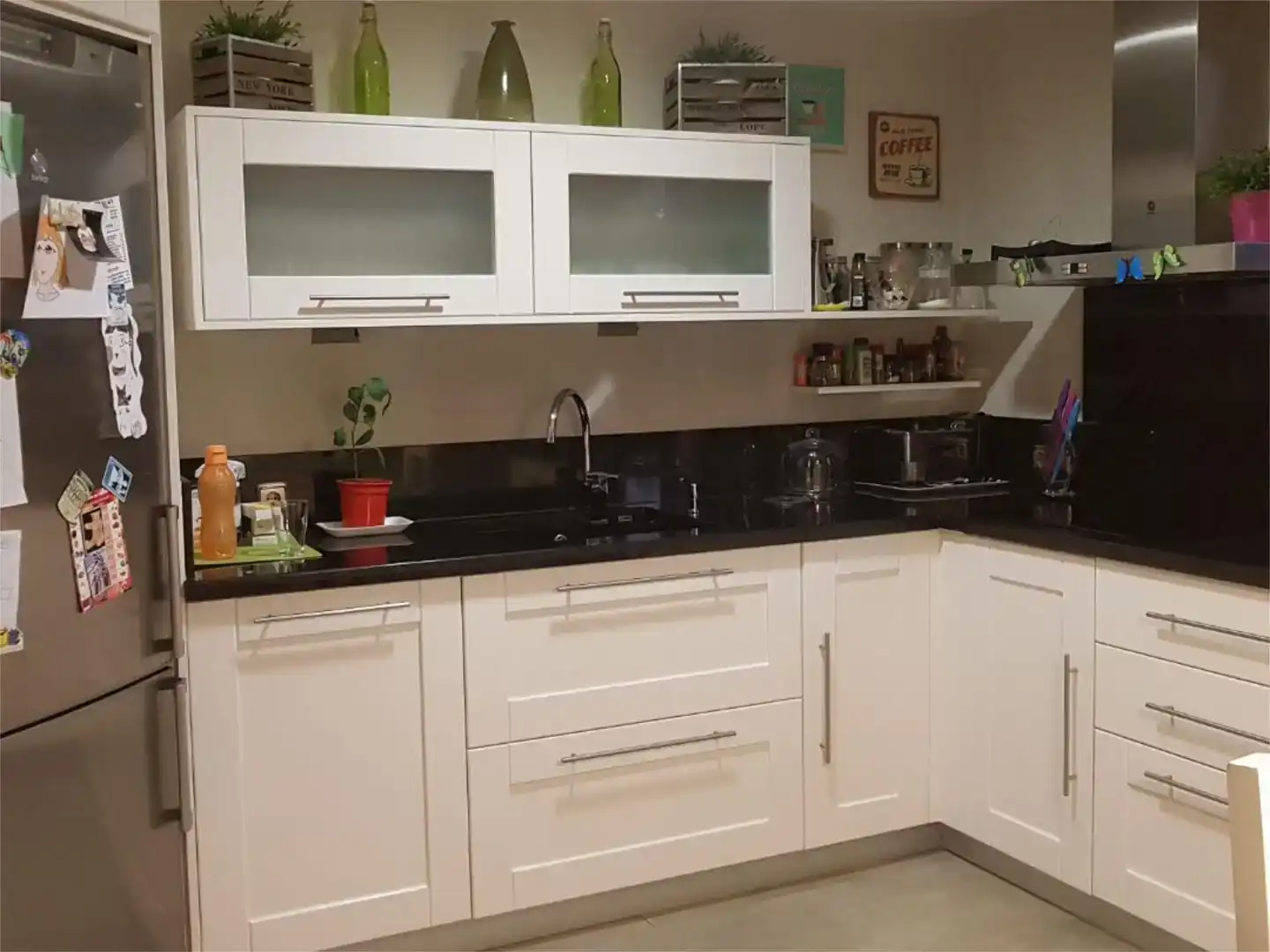 Cuina de Casa o xalet en venda en Loja amb Jardí privat, Piscina i Moblat