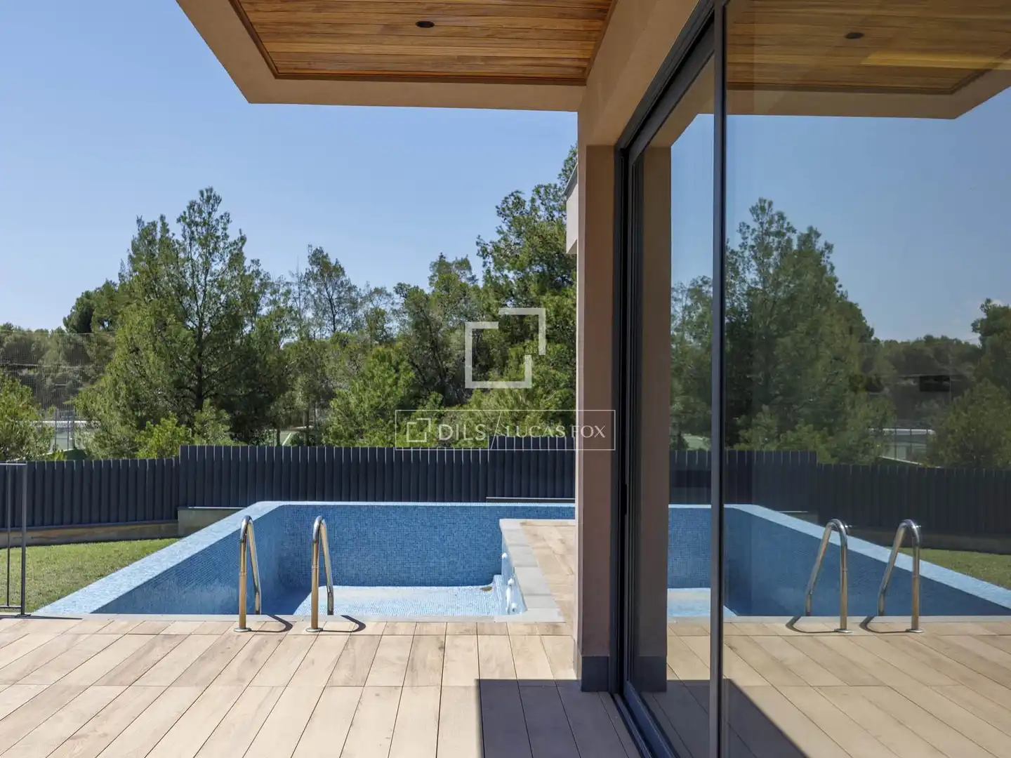 Piscina de Casa o xalet en venda en Sagunto / Sagunt amb Aire condicionat, Calefacció i Jardí privat