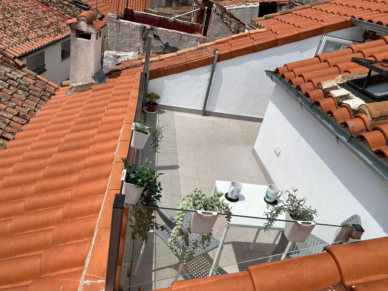 Attic for rent in Calle Patalón, Centro Ciudad