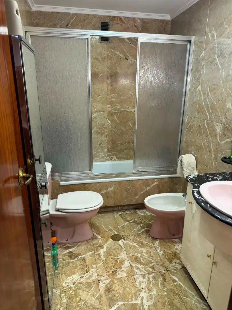 Bathroom of Flat for sale in Valencia  with Air Conditioner, Terrace and Balcony
