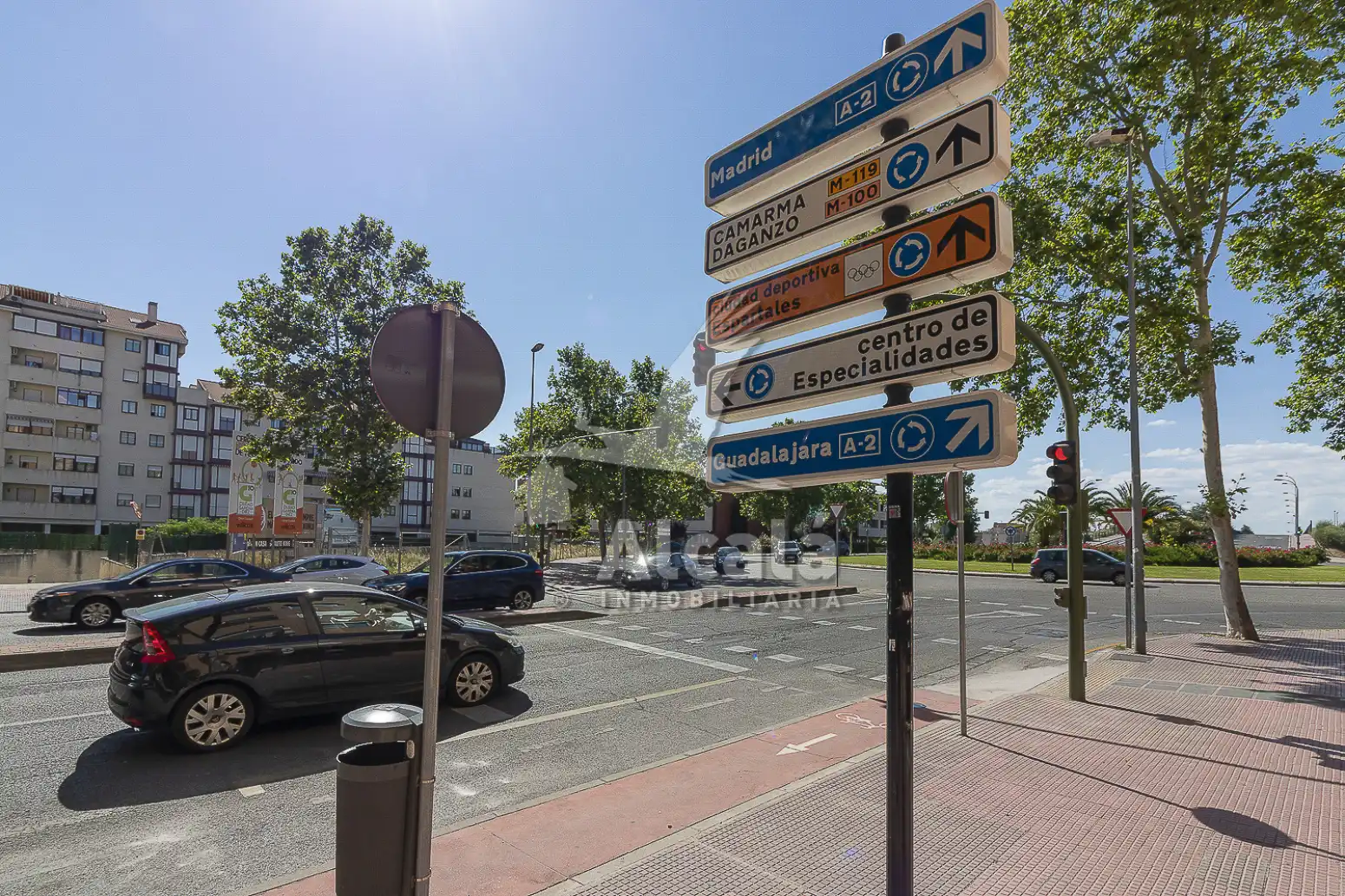 Vista exterior de Pis en venda en Alcalá de Henares amb Calefacció, Traster i Piscina