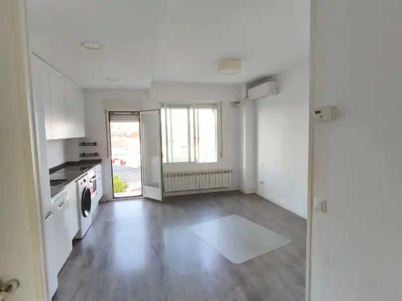 Wohnung zur Miete in Calle del Capitán Blanco Argibay, 178, Valdeacederas