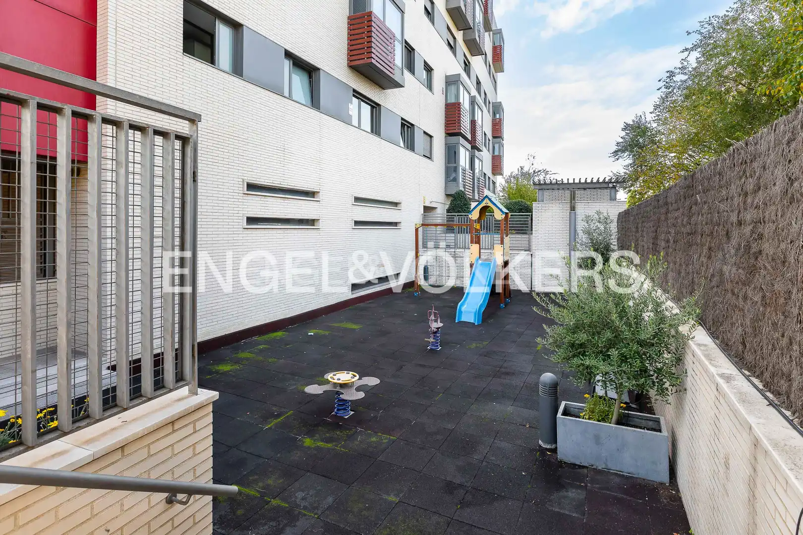 Terraza de Piso en venta en Madrid con Aire acondicionado, Calefacción y Jardín privado