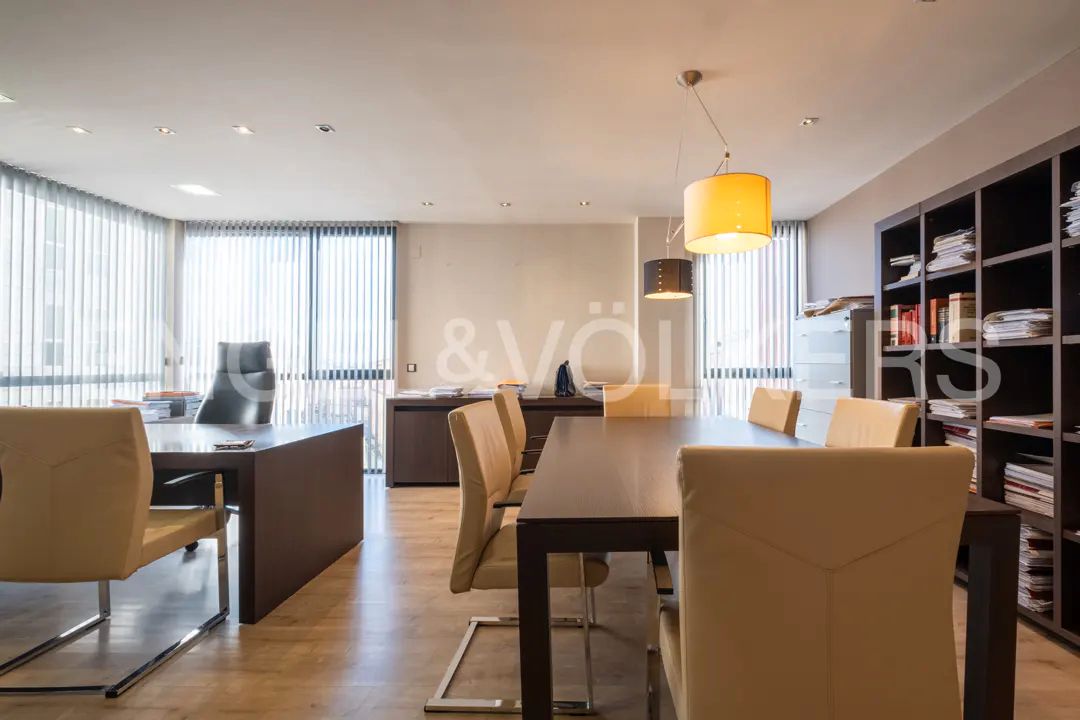 Office for sale in  Lleida Capital  with Air Conditioner, Heating and Internet