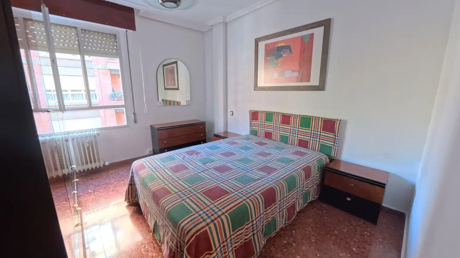 Habitación de Piso en venta en  Logroño con Calefacción, Parquet y Amueblado