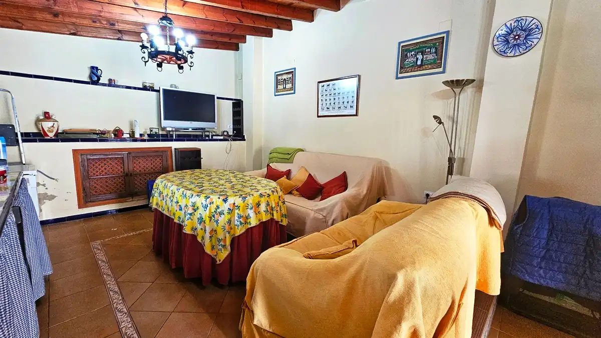 Sala de estar de Casa o chalet en venta en El Castillo de las Guardas con Aire acondicionado, Jardín privado y Terraza