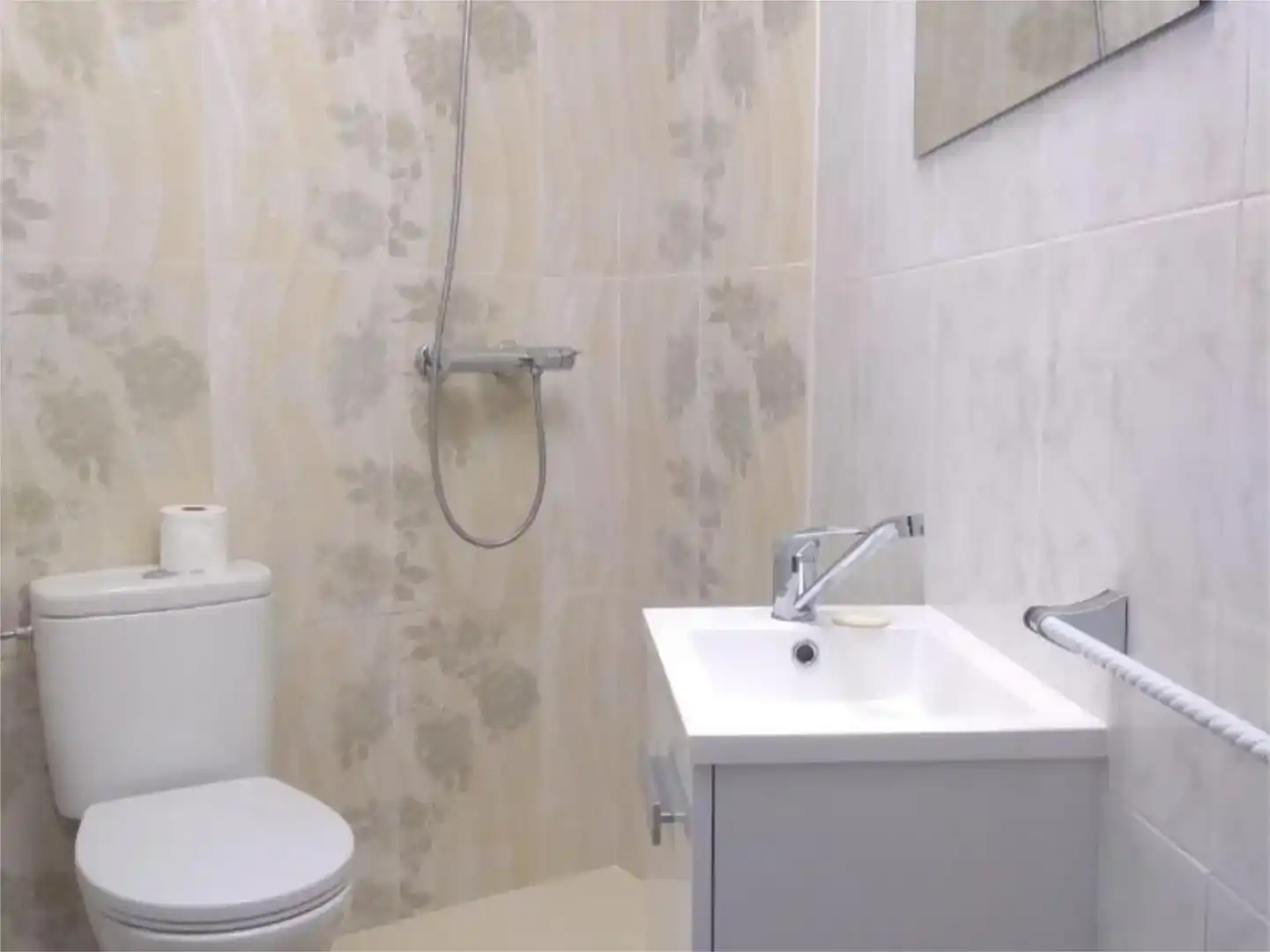 Badezimmer von Geschaftsraum zur Miete in Vilalonga