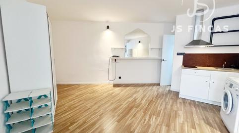 Foto 4 de Pis en venda a Carrer de Josep Serrano, 29, Can Baró, Barcelona