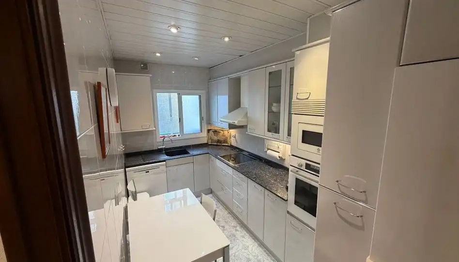 Cocina de Piso de alquiler en Barcelona con Amueblado, Horno y Lavadora