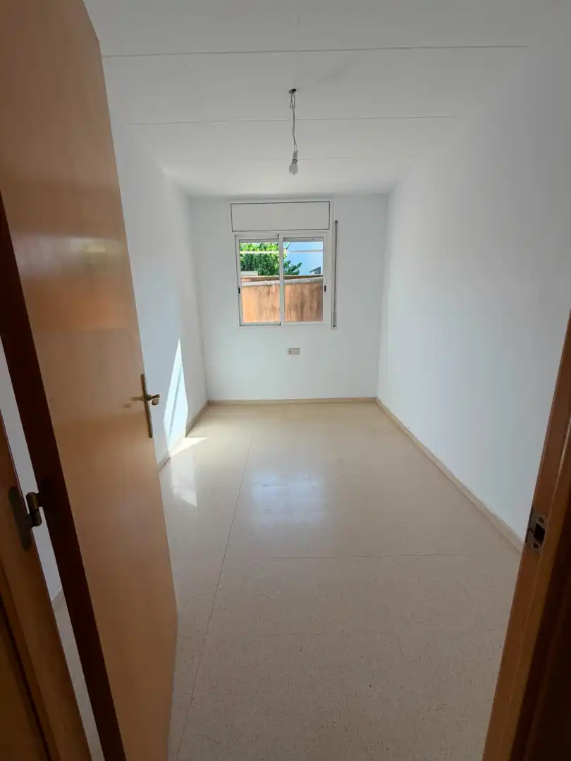 Flat with terrace for sale in Carrer de Maria Escalfet, imagen 5