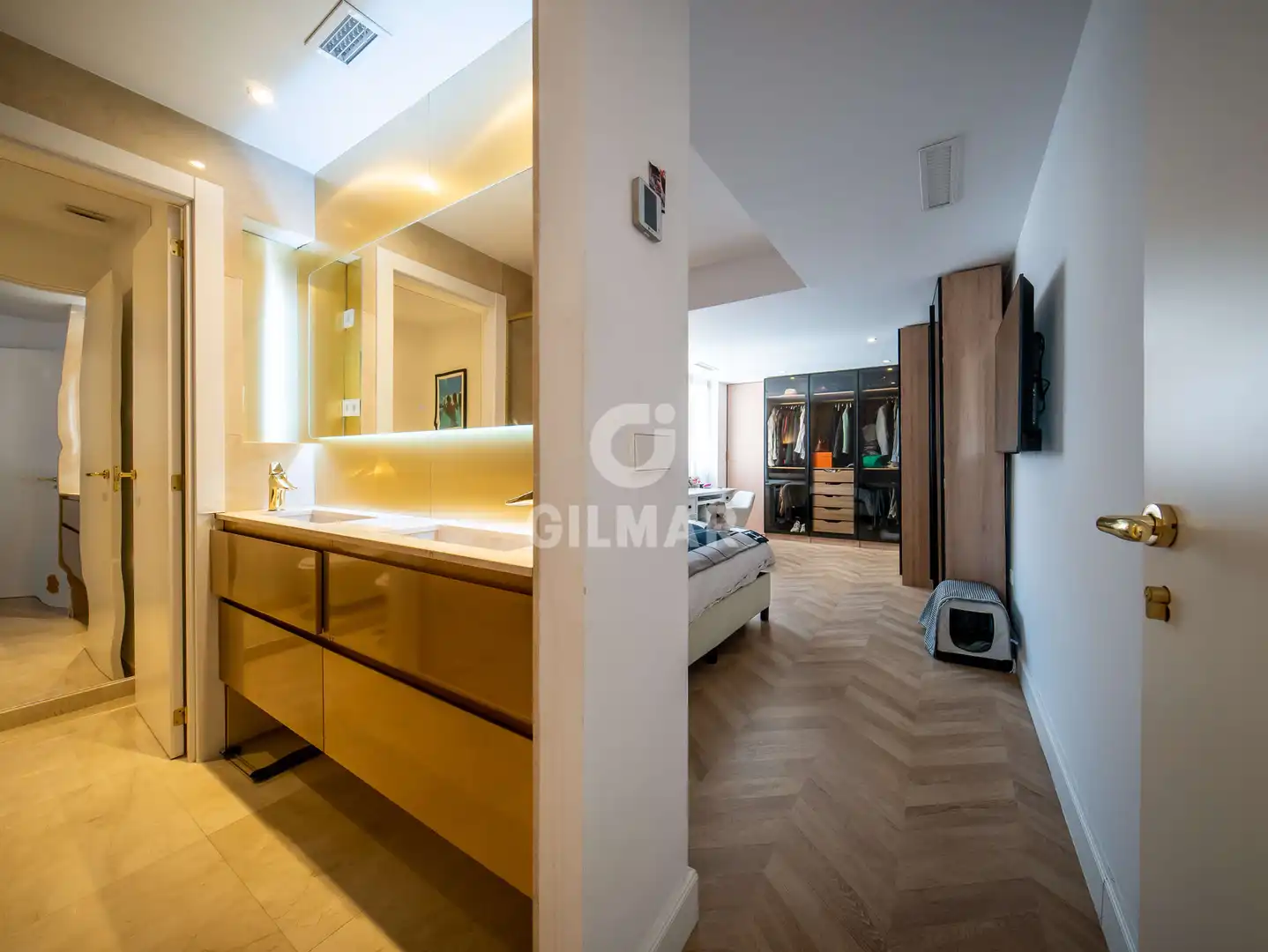 Schlafzimmer von Dachboden zum Verkauf in Madrid mit Heizung, Abstellraum und Balkon