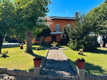 Villa in vendita a Leiro