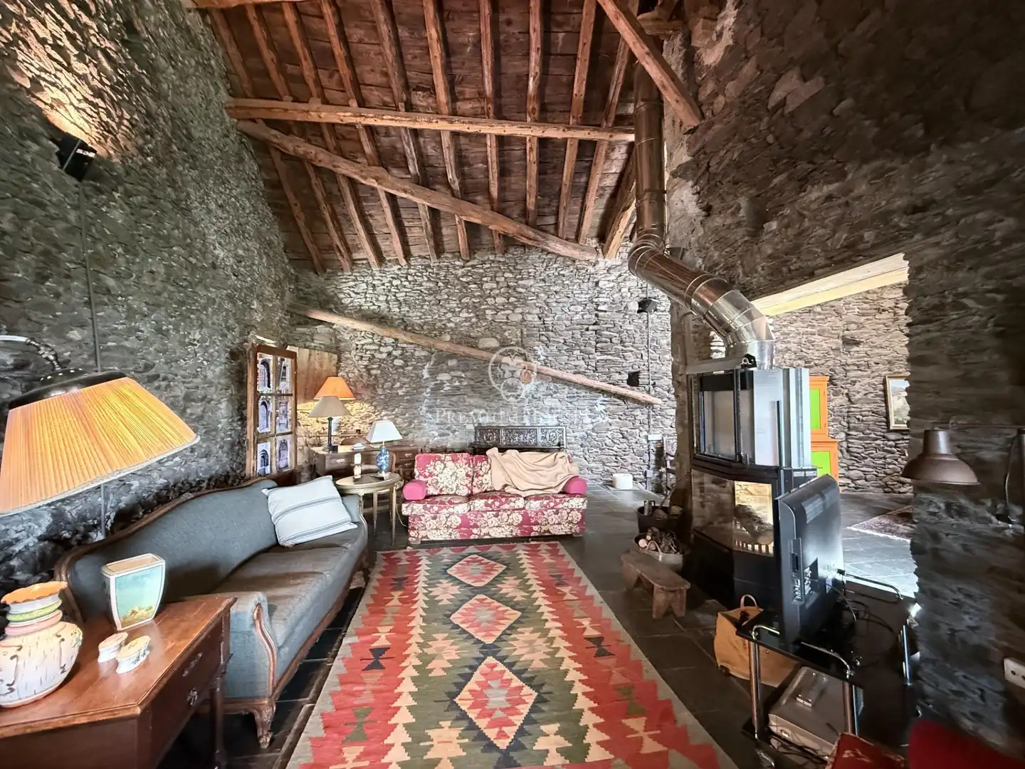Sala d'estar de Finca rústica en venda en Guils de Cerdanya amb Jardí privat i Traster