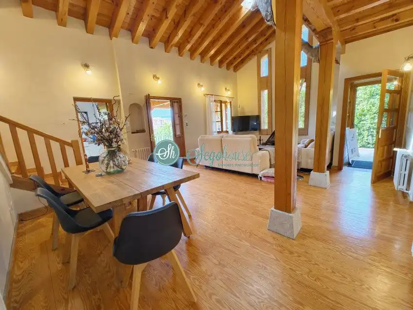 Comedor de Casa o chalet en venta en Palazuelos de Eresma con Calefacción, Terraza y Amueblado