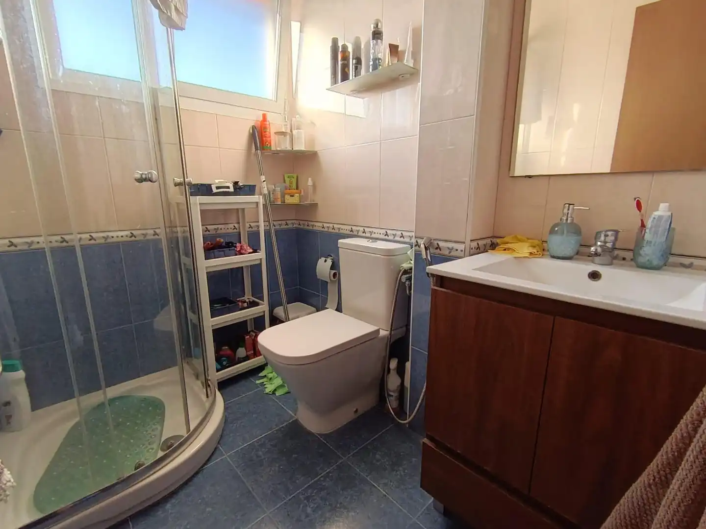 Badezimmer von Wohnung zum Verkauf in Sabadell mit Heizung