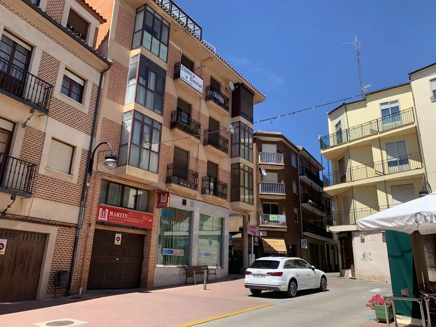 Außenansicht von Garage zum Verkauf in Benavente
