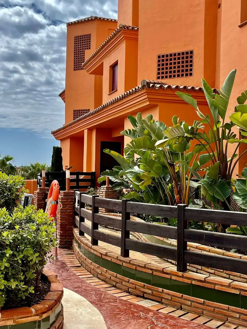 Apartament amb piscina en venda a Benahavís pueblo