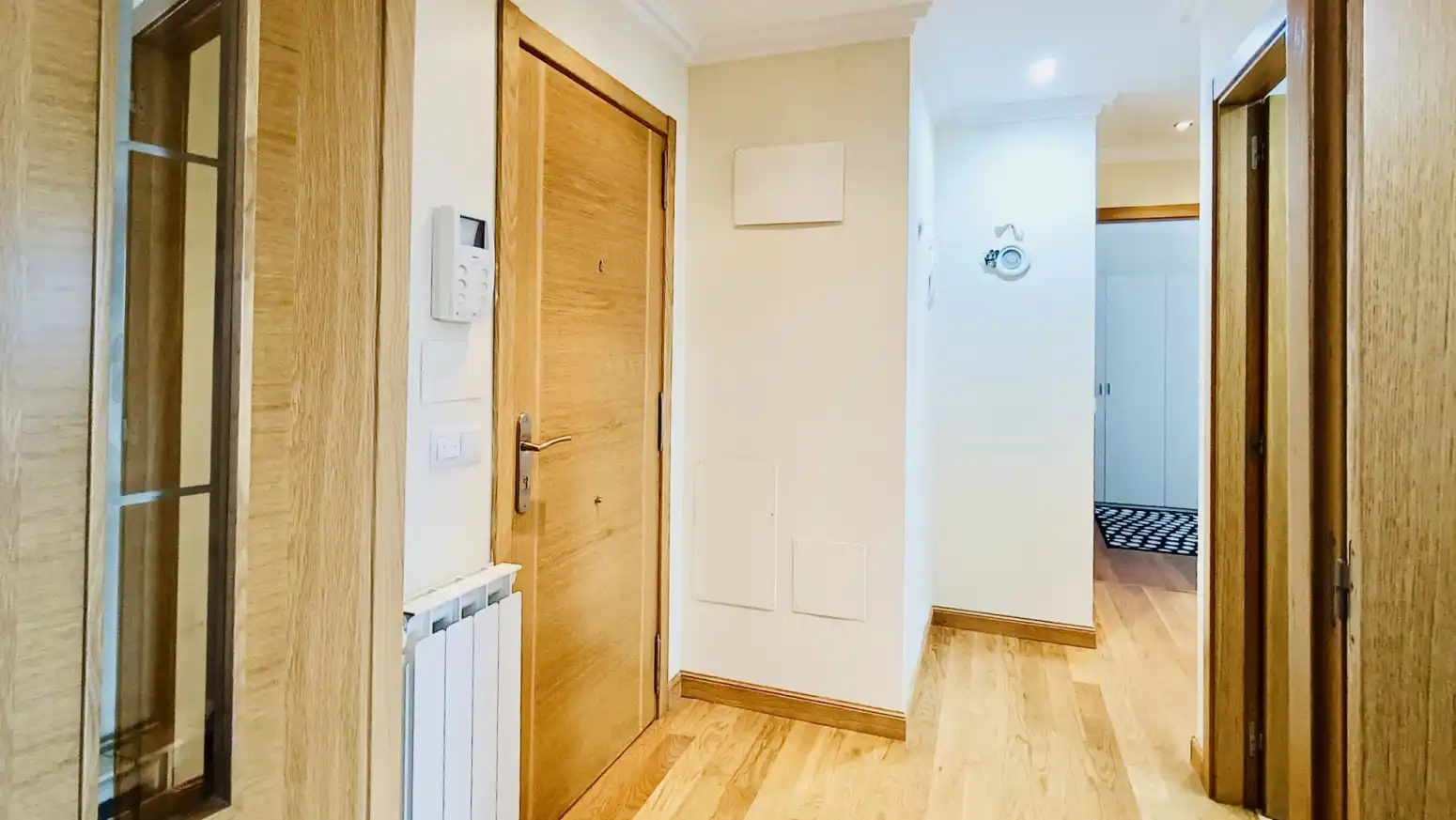 Wohnung zur Miete in El Astillero   mit Heizung, Parkett und Möbliert