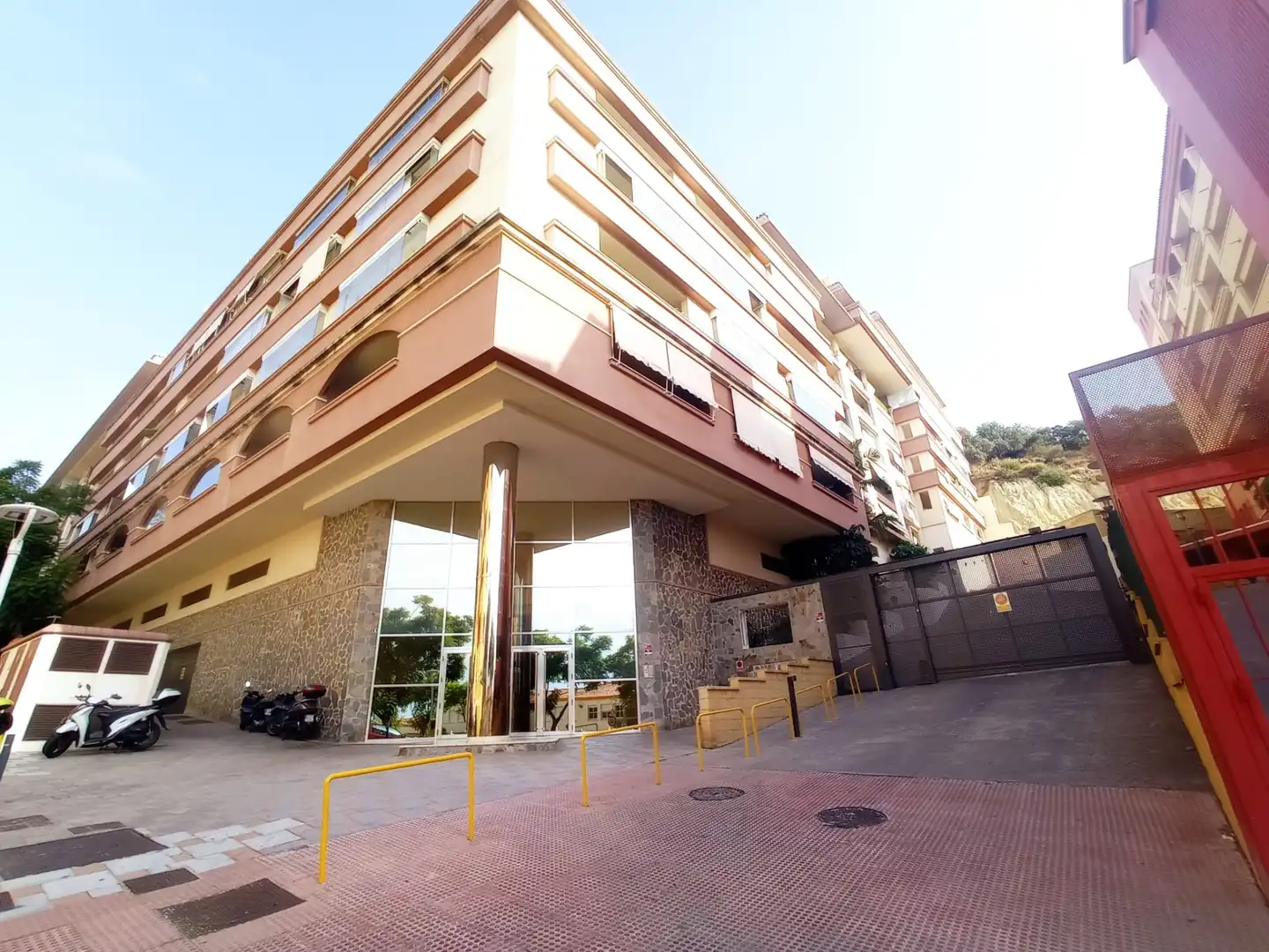 Vista exterior de Piso en venta en Fuengirola con Aire acondicionado, Terraza y Amueblado