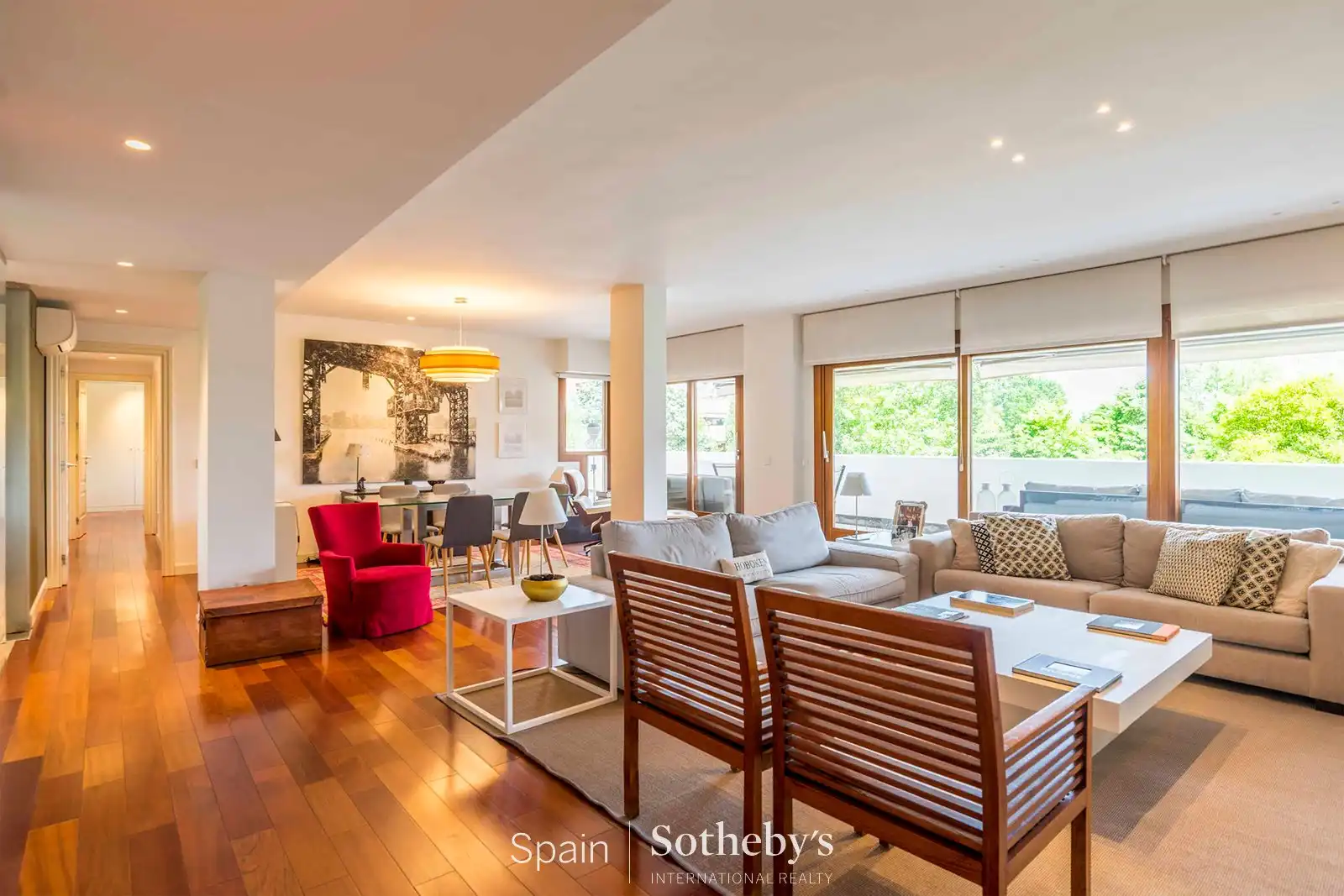 Sala d'estar de Apartament en venda en La Moraleja amb Aire condicionat, Calefacció i Terrassa