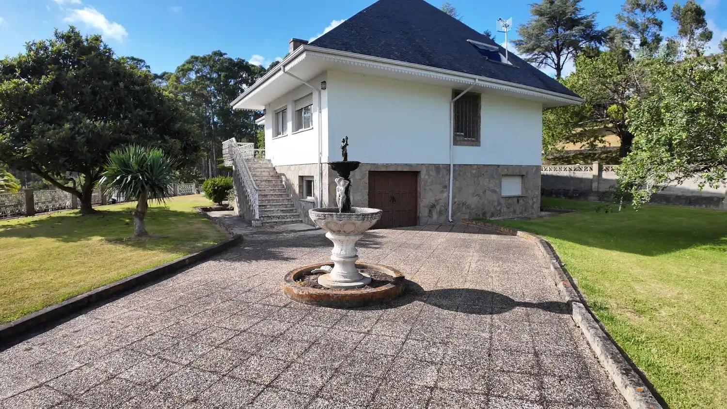 Vista exterior de Casa o xalet en venda en Villaviciosa amb Calefacció, Terrassa i Traster