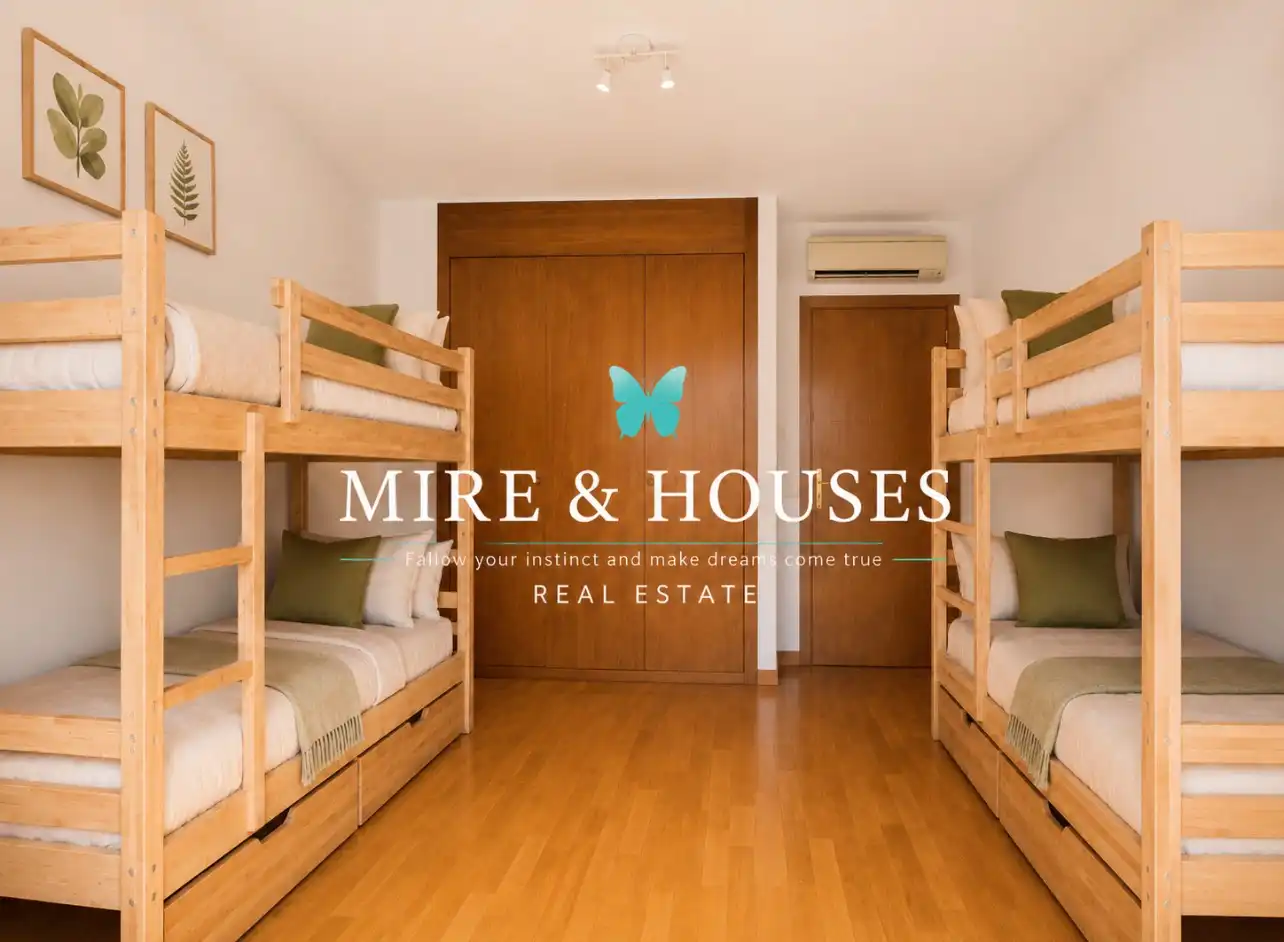Habitación de Ático en venta en Alcobendas con Aire acondicionado, Calefacción y Jardín privado