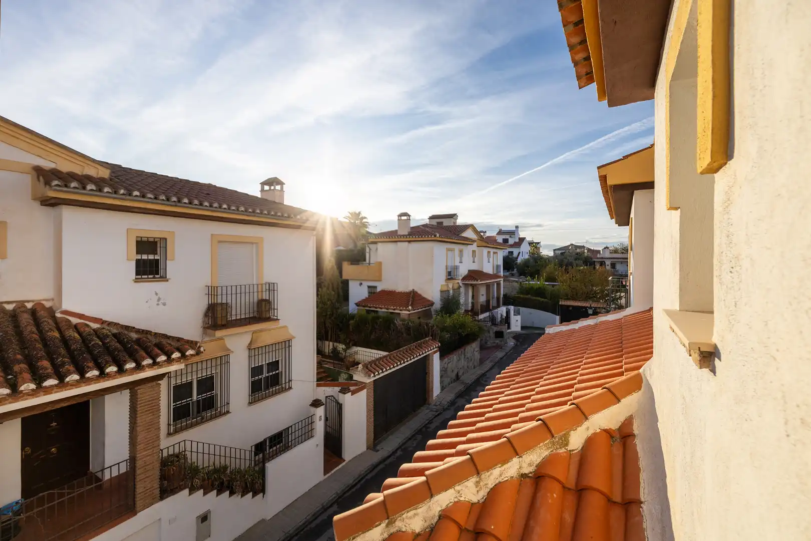 Vista exterior de Casa adosada en venda en Ogíjares amb Aire condicionat, Calefacció i Parquet