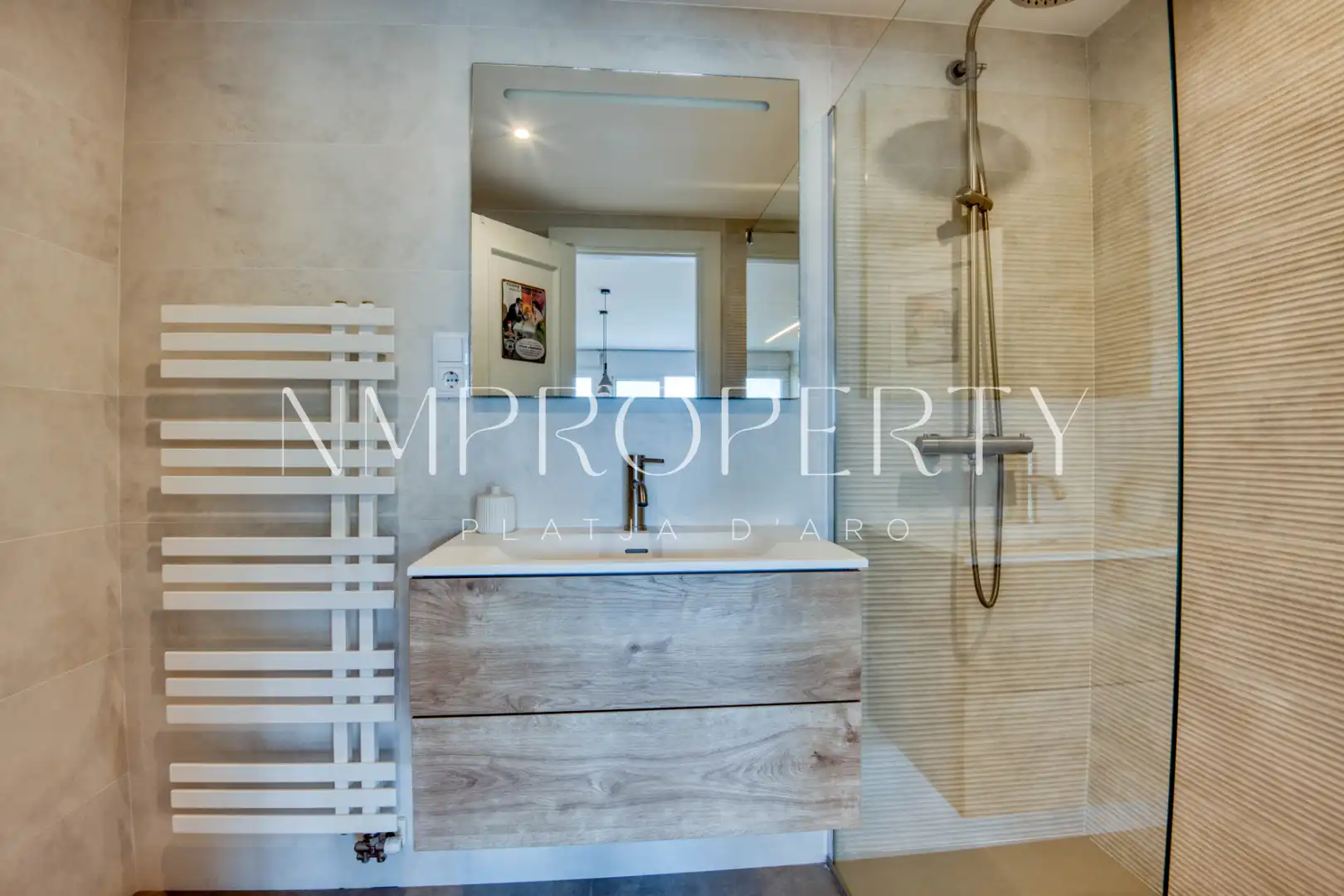 Bathroom of Flat for sale in Castell d'Aro, Platja d'Aro i s'Agaró  with Heating, Terrace and Furnished