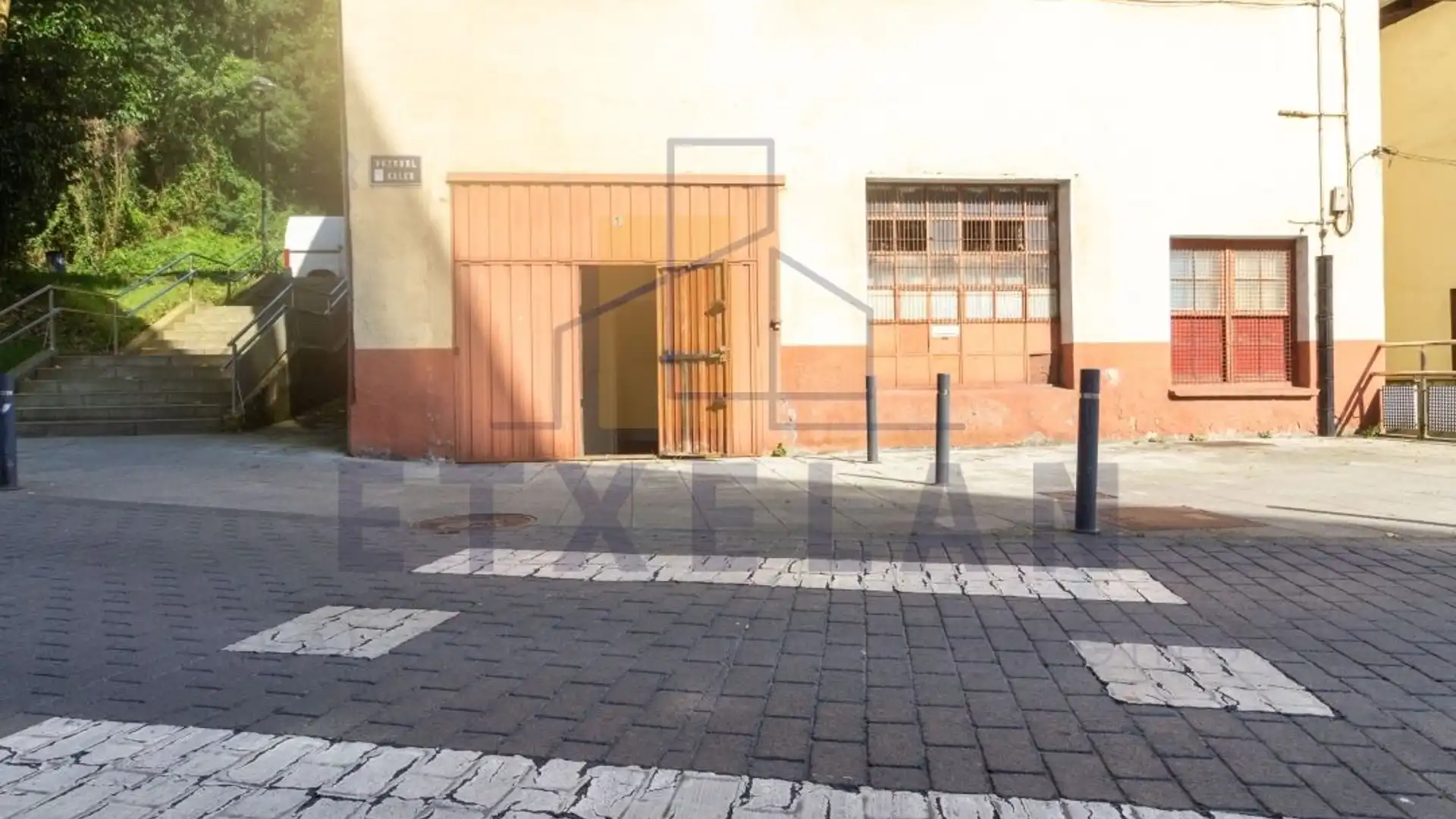 Vista exterior de Local en venta en Berriz
