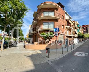 Vista exterior de Casa o xalet en venda en Gavà amb Aire condicionat, Terrassa i Balcó