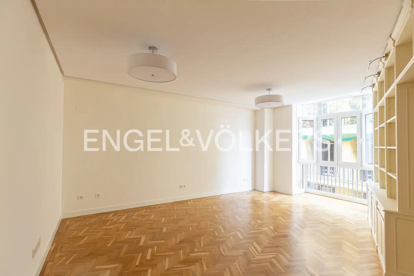 Sala de estar de Piso de alquiler en  Madrid Capital con Aire acondicionado, Calefacción y Parquet