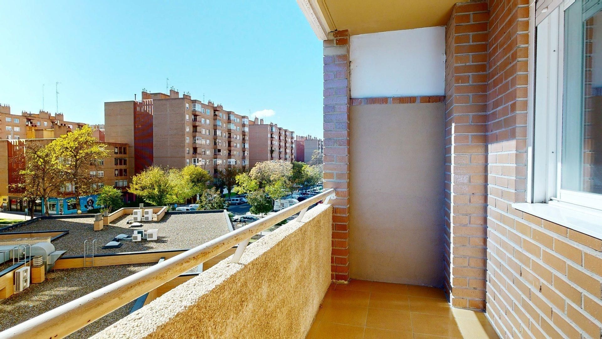 Exterior view of Flat for sale in  Zaragoza Capital  with Heating, Private garden and Terrace
