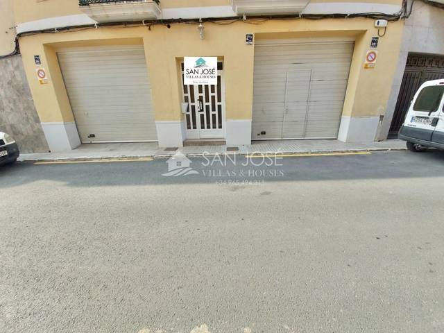 Local comercial en Venta en Hondón de las Nieves / El Fondó de les Neus