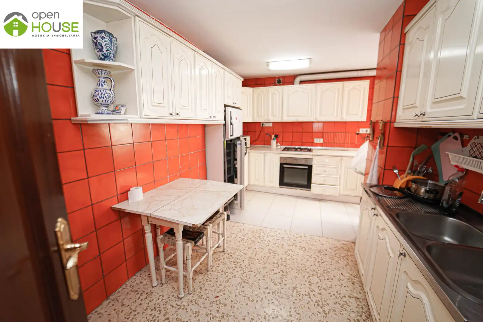 Kitchen of Flat for rent in Granada  with Heating, Furnished and Oven