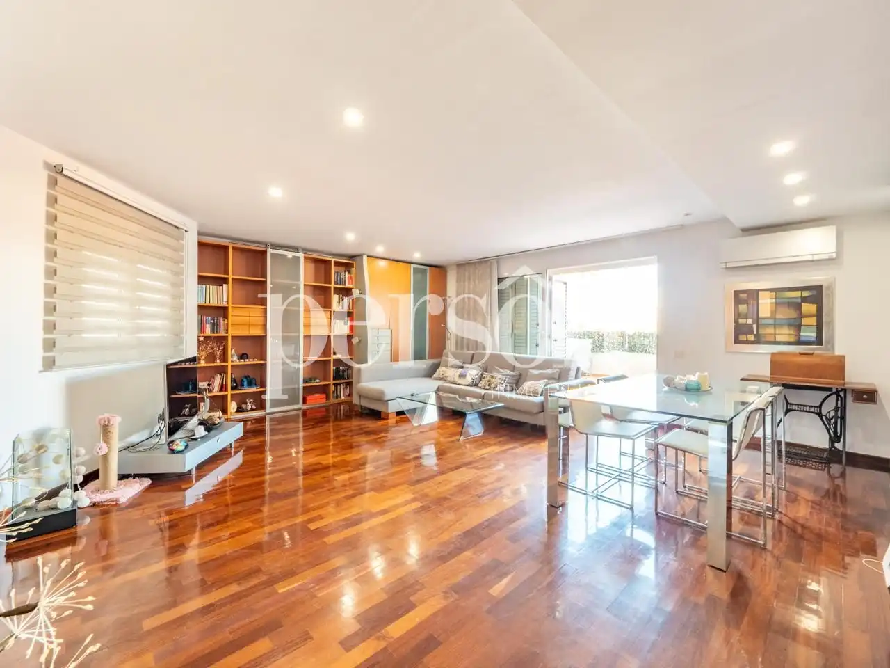 Sala d'estar de Dúplex en venda en Mislata amb Aire condicionat, Parquet i Terrassa