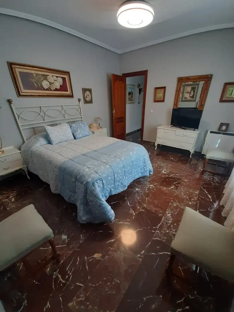 Dormitori de Casa o xalet en venda en Úbeda amb Calefacció i Balcó