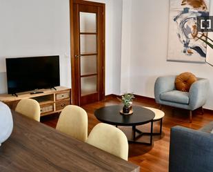 Living room of Flat to rent in  Madrid Capital  with Air Conditioner, Heating and Furnished