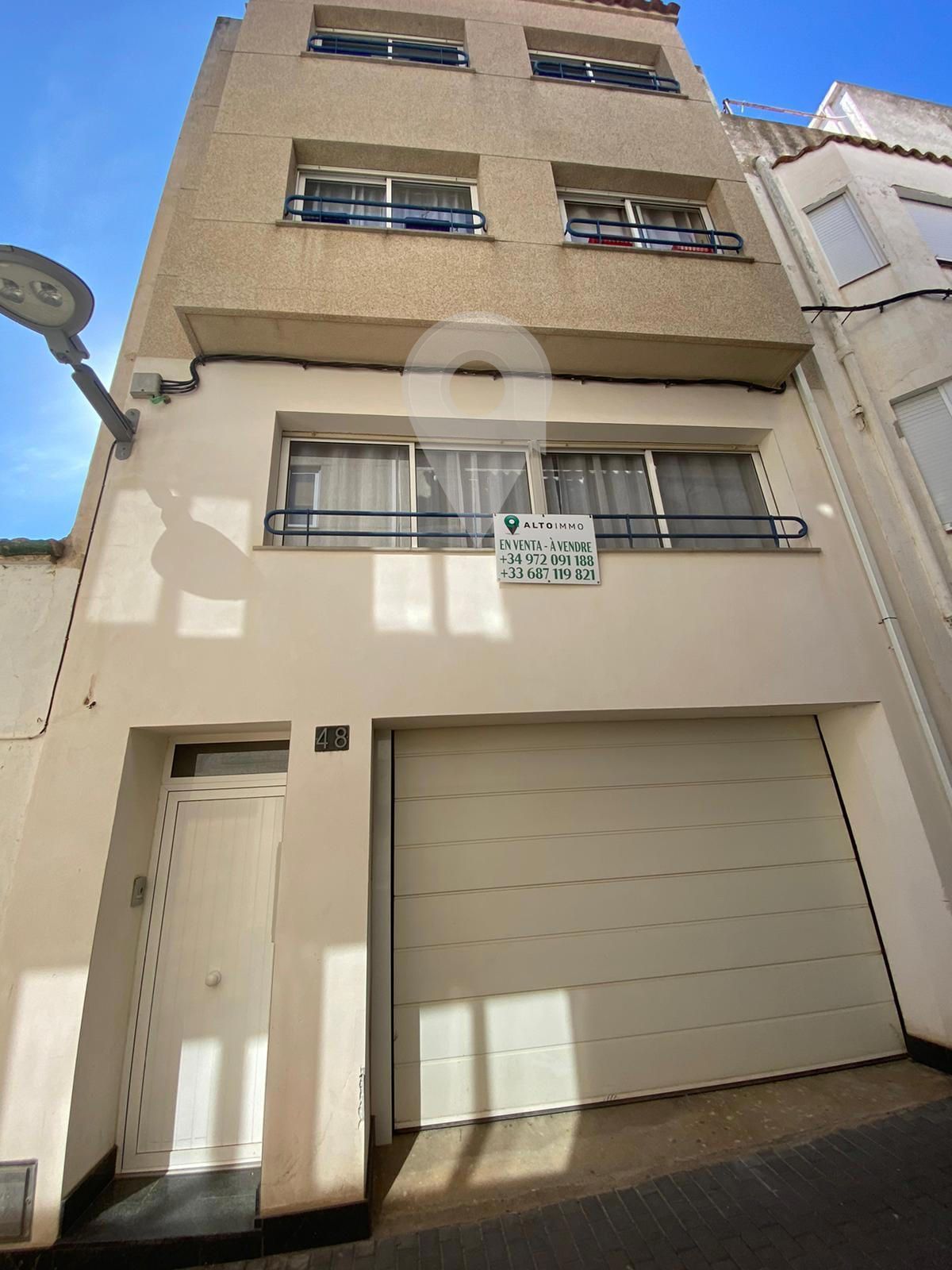 Parking of House or chalet for sale in Roses  with Air Conditioner, Heating and Terrace