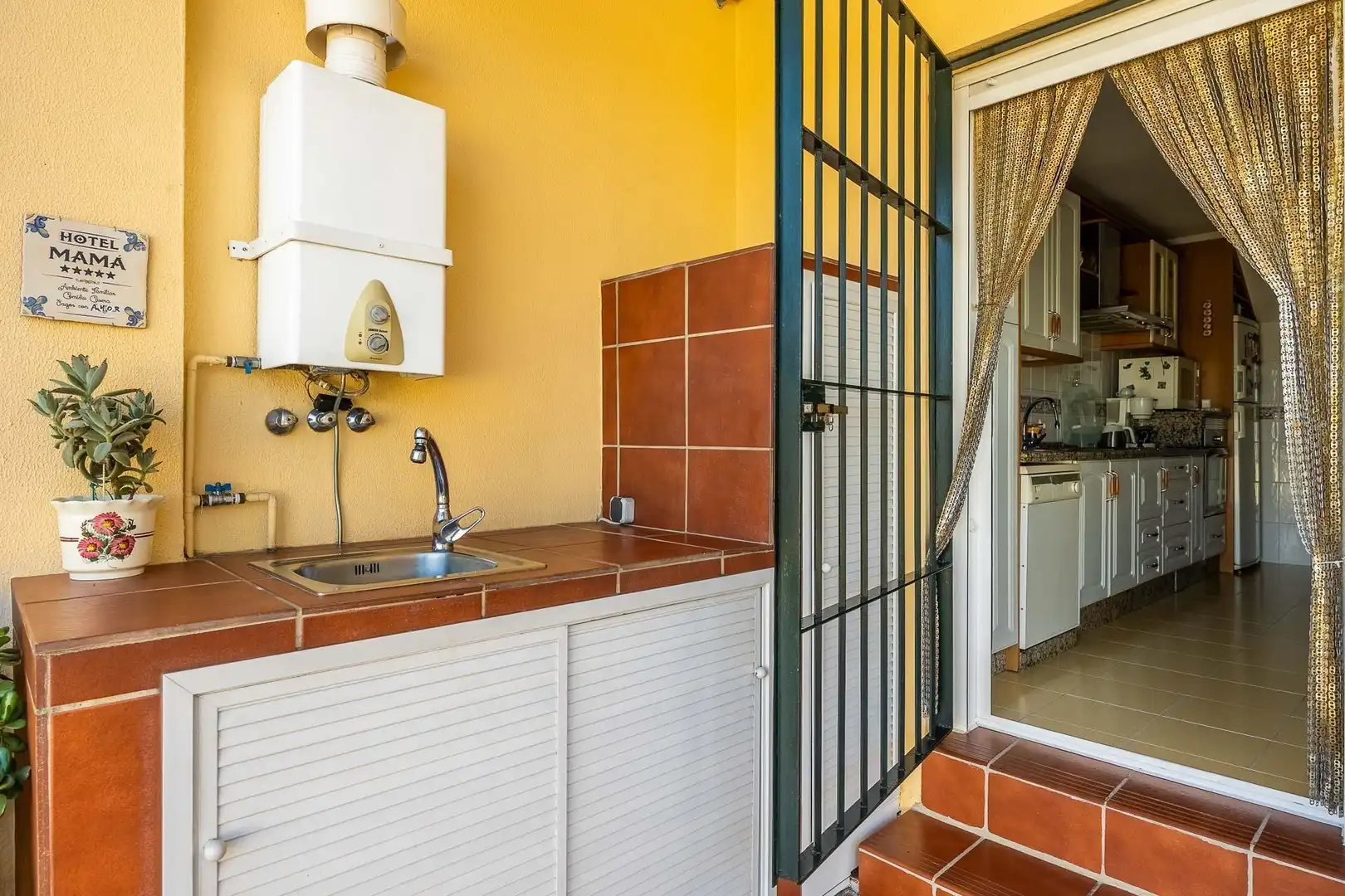 Kitchen of Detached homes for sale in Mairena del Aljarafe  with Air Conditioner, Private garden and Terrace