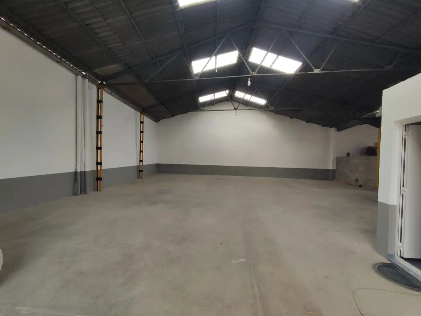 Commercial properties for sale in Camporrobles