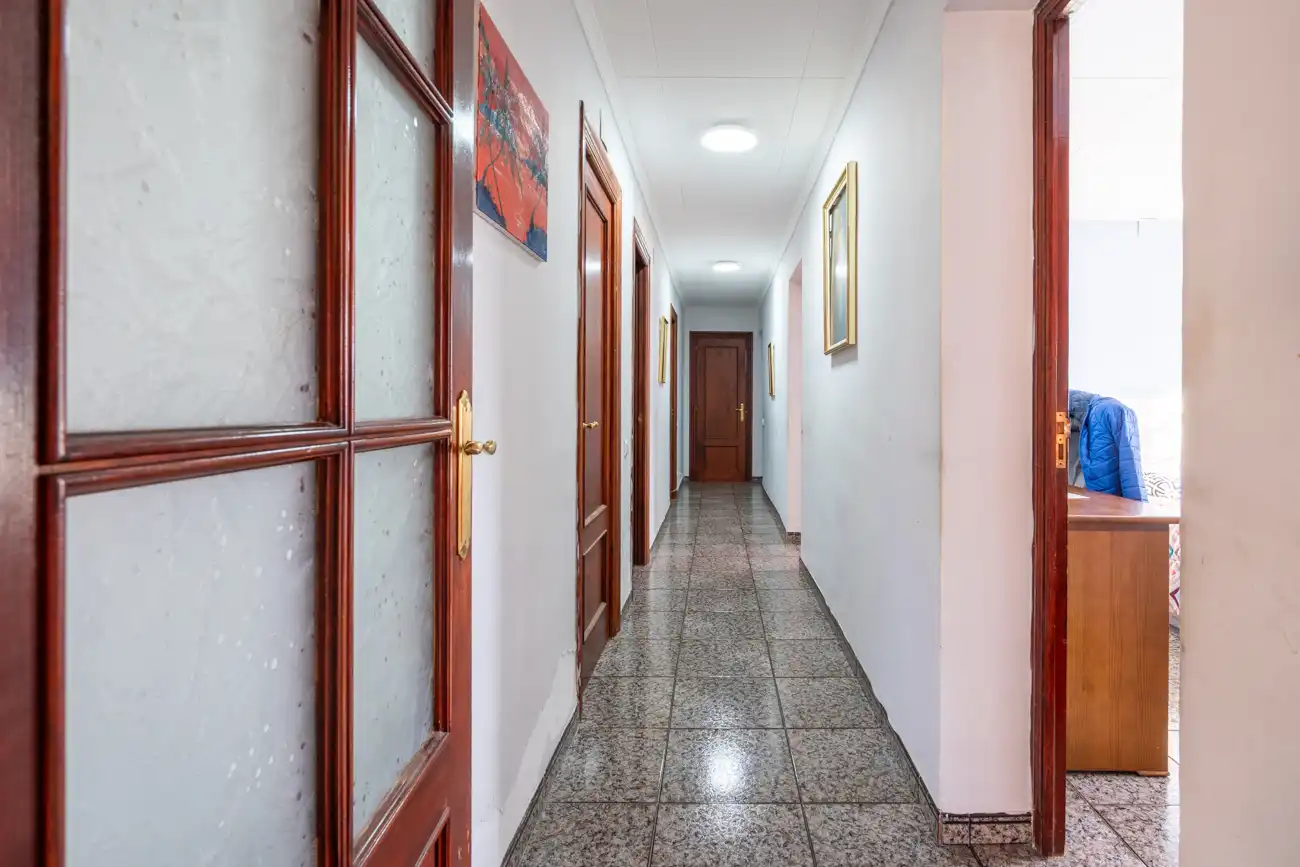 Country house zum Verkauf in Tortosa mit Privatgarten, Schwimmbad und Internet