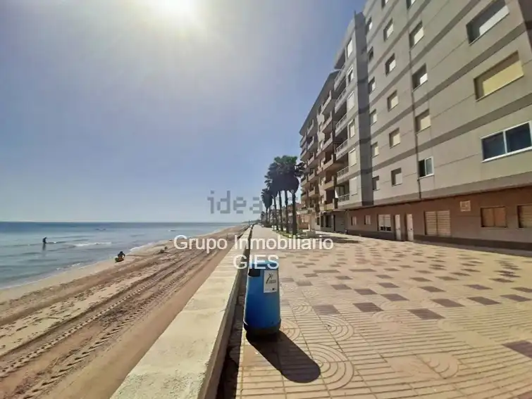 Vista exterior de Apartamento en venta en Sueca con Aire acondicionado, Calefacción y Amueblado