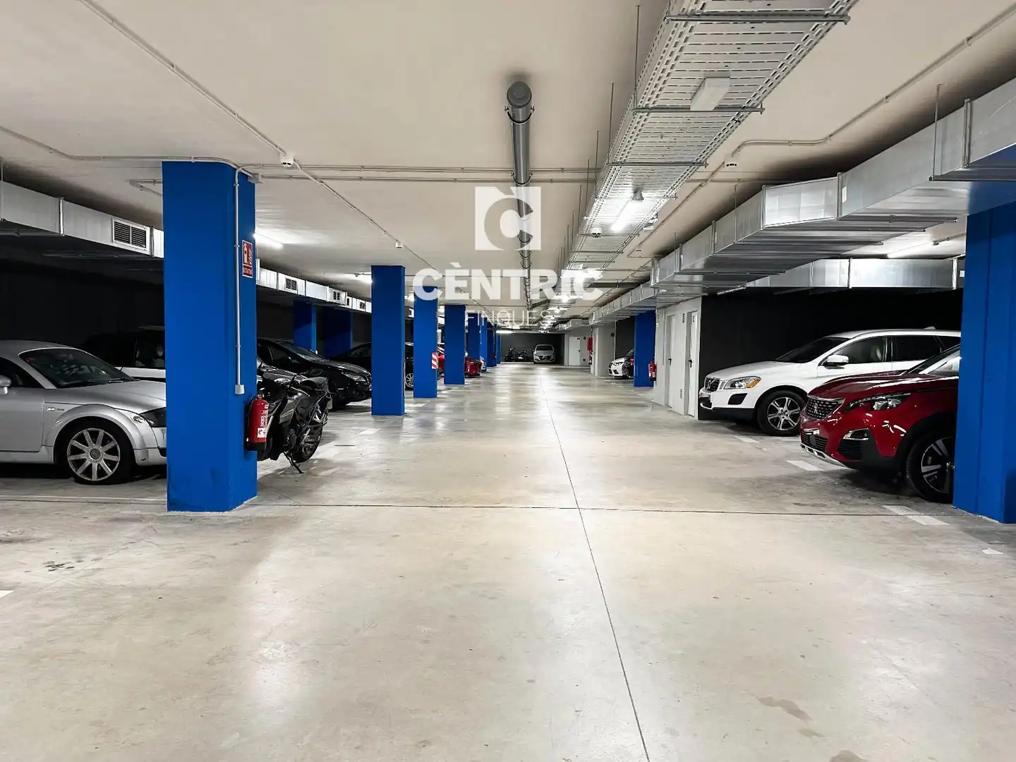 Parking de Piso en venta en Terrassa con Aire acondicionado, Terraza y Trastero